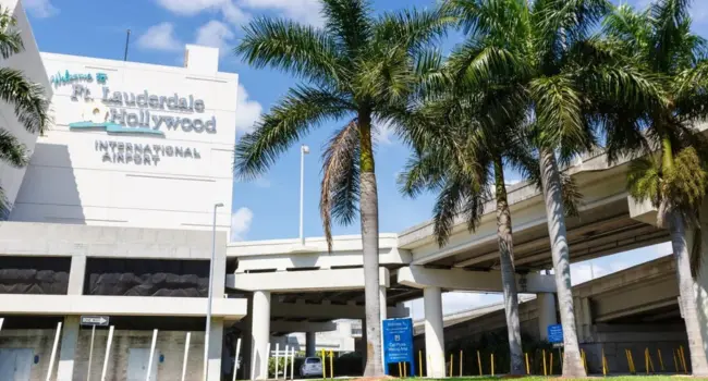 ¿Cómo llamar al aeropuerto de Fort Lauderdale?