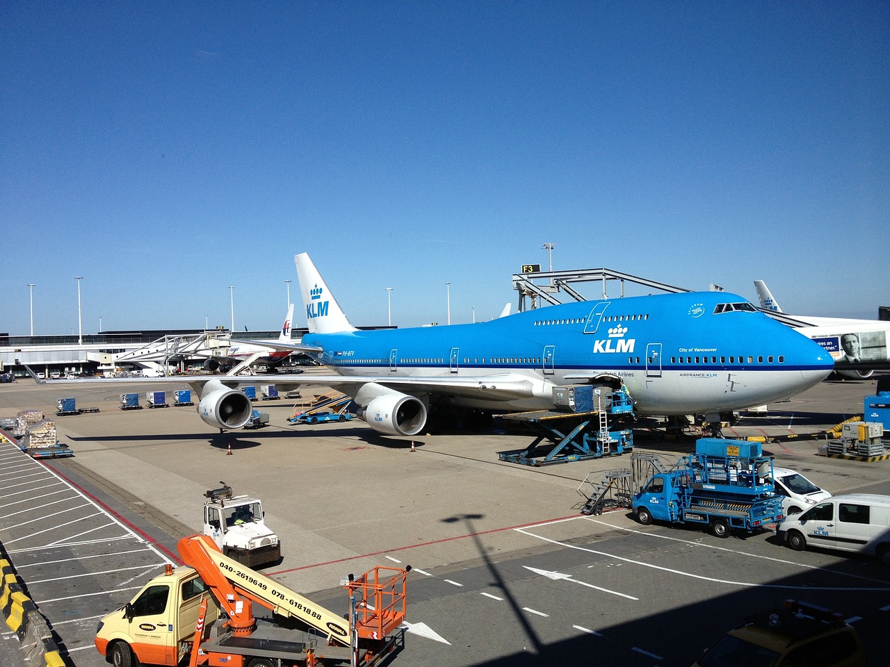 ¿Cómo gestiono mi reserva en KLM Airlines?