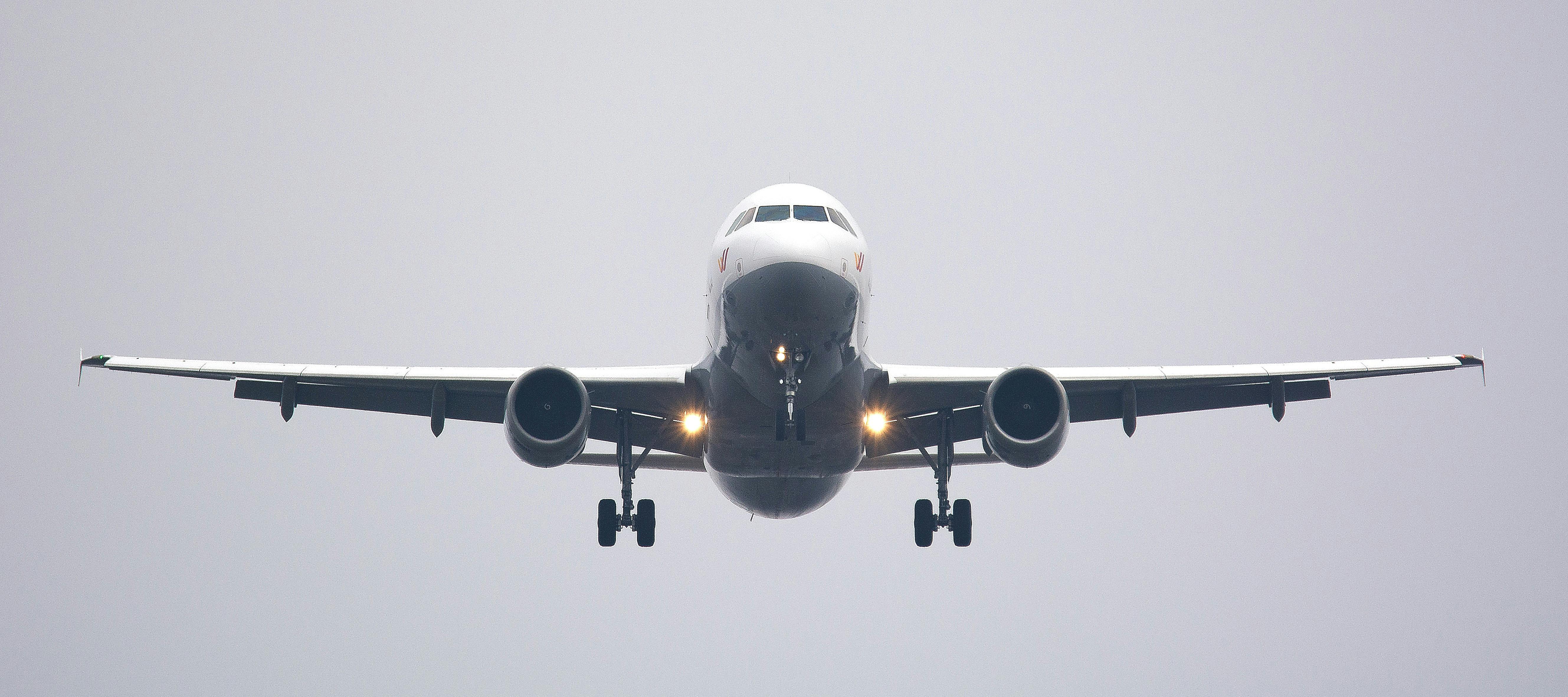¿Cómo puedo hablar con una persona real en Latam Airlines?