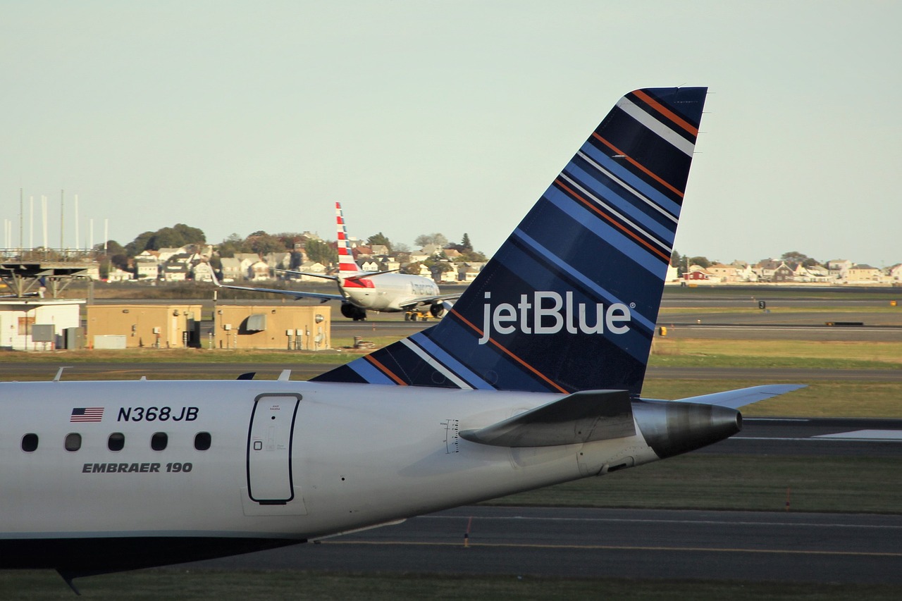 ¿Cómo reprogramo mi vuelo de JetBlue?