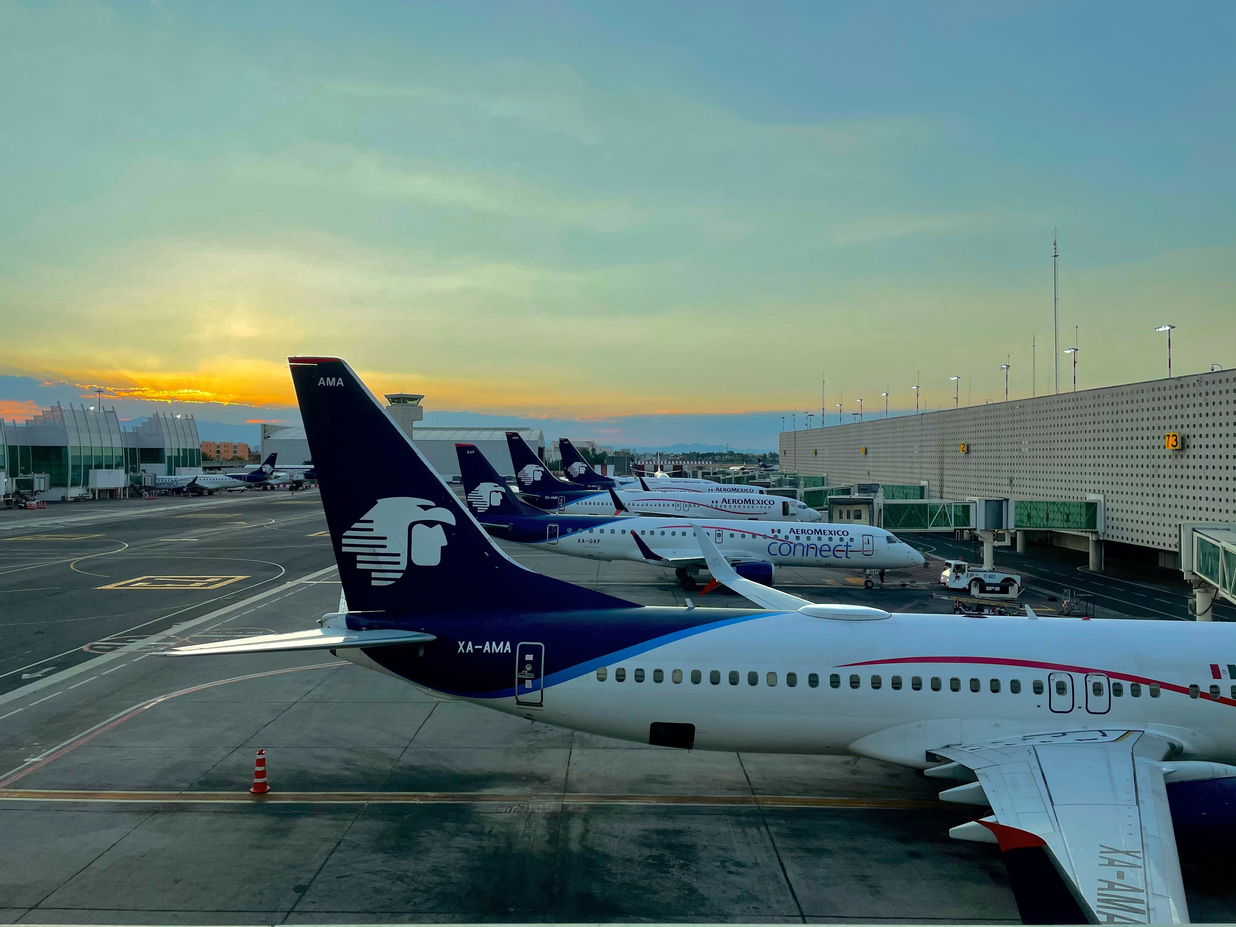 ¿Cómo hago una reserva en Aeroméxico Airlines?