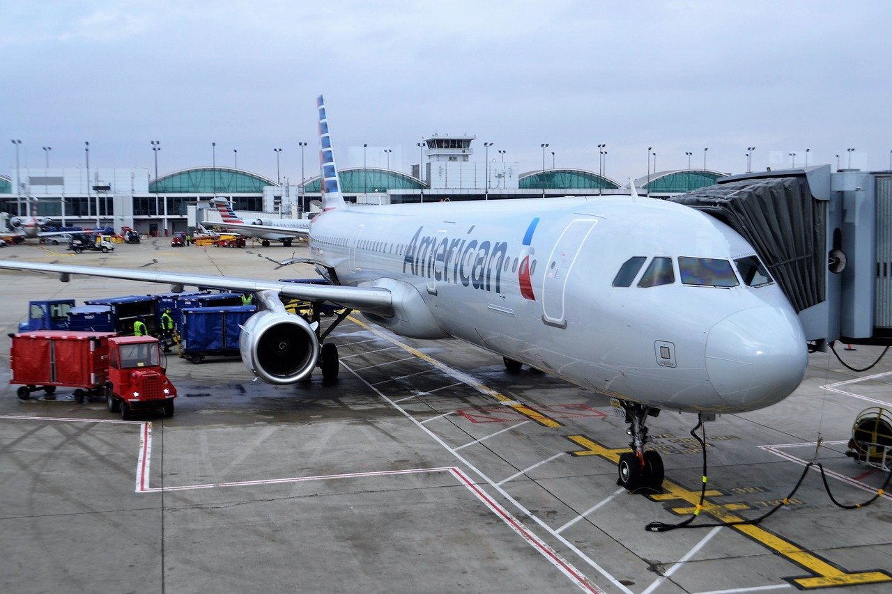 ¿Cómo llamar a American Airlines en español?