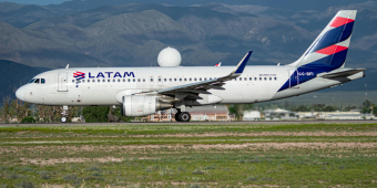 ¿Cómo llamar al teléfono de Latam Airlines desde Perú?