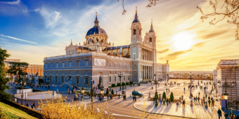 ¿Como hacer una reserva de vuelos baratos desde Ciudad de México a Madrid?